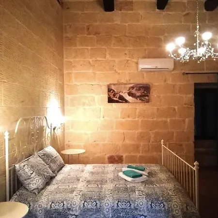 Βίλα 18, Taz-zghar *