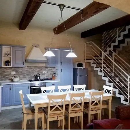 Βίλα 18, Taz-zghar *